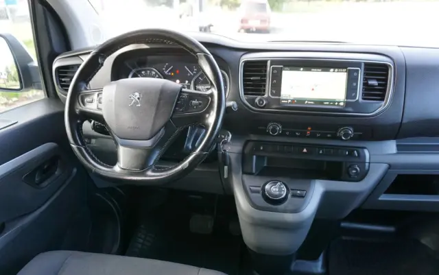 PEUGEOT Expert 2.0 L2 EHZ EAT8