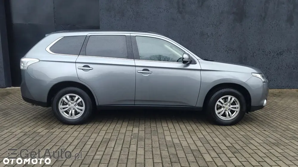 MITSUBISHI Outlander Ver-2-2-di--d-2wd-invite