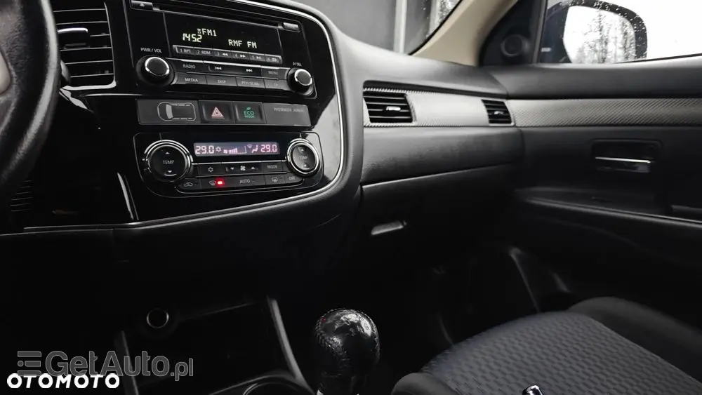 MITSUBISHI Outlander Ver-2-2-di--d-2wd-invite