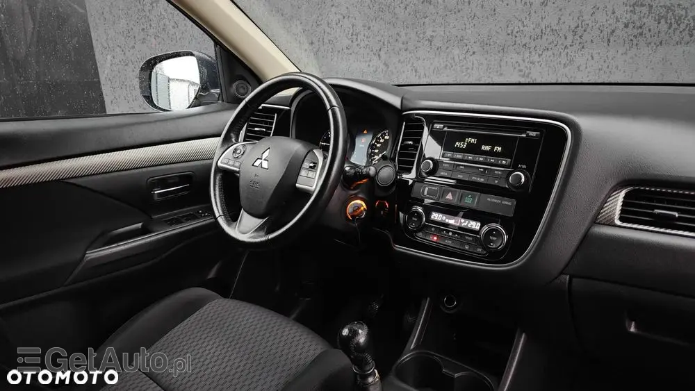 MITSUBISHI Outlander Ver-2-2-di--d-2wd-invite