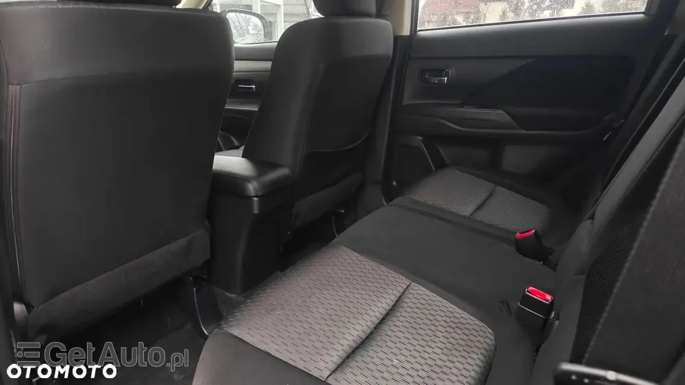 MITSUBISHI Outlander Ver-2-2-di--d-2wd-invite