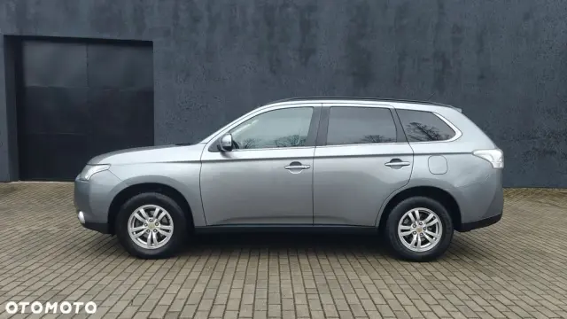 MITSUBISHI Outlander Ver-2-2-di--d-2wd-invite