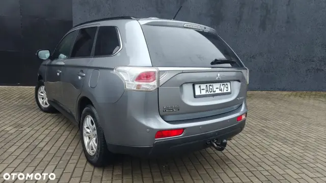 MITSUBISHI Outlander Ver-2-2-di--d-2wd-invite