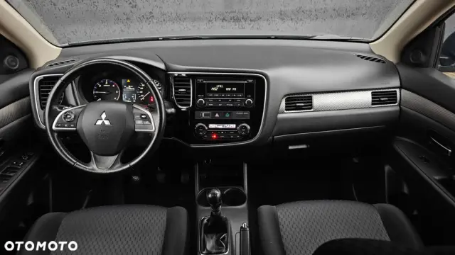 MITSUBISHI Outlander Ver-2-2-di--d-2wd-invite