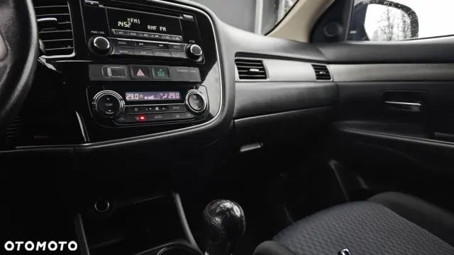 MITSUBISHI Outlander Ver-2-2-di--d-2wd-invite