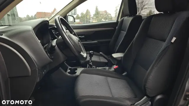 MITSUBISHI Outlander Ver-2-2-di--d-2wd-invite