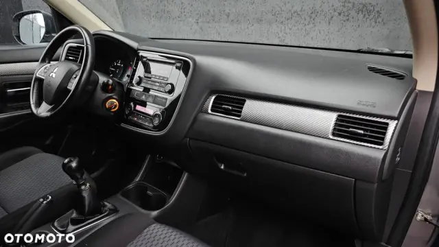 MITSUBISHI Outlander Ver-2-2-di--d-2wd-invite