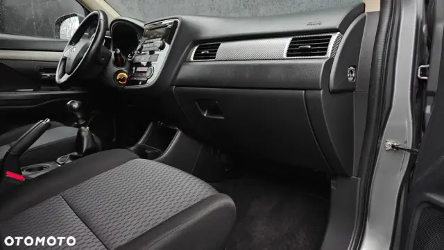 MITSUBISHI Outlander Ver-2-2-di--d-2wd-invite