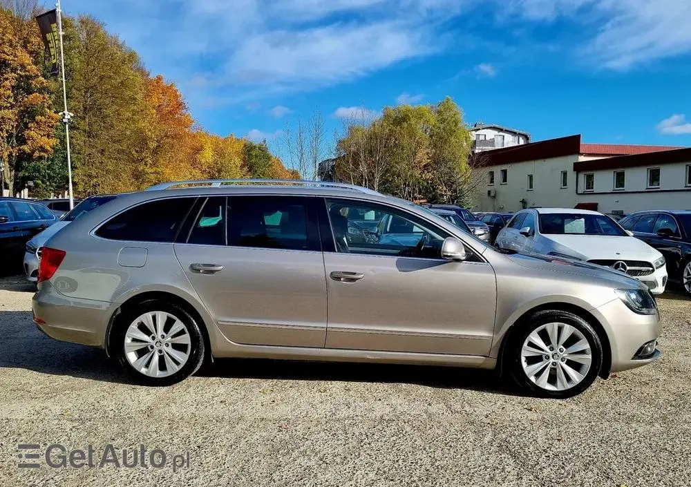 SKODA Superb 2.0 TDI DSG Elegance