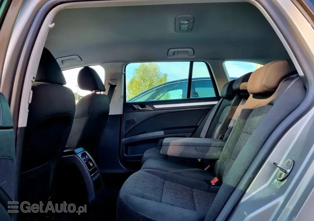 SKODA Superb 2.0 TDI DSG Elegance