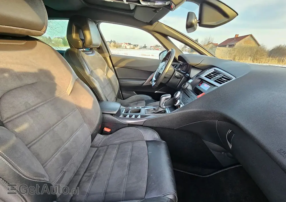 CITROËN DS5 1.6 THP SoChic