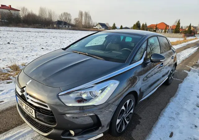 CITROËN DS5 1.6 THP SoChic