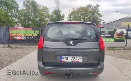 PEUGEOT 5008 