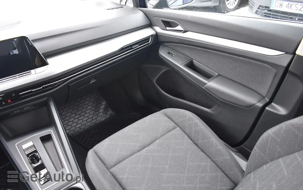 VOLKSWAGEN Golf 1.5 eTSI OPF DSG Life