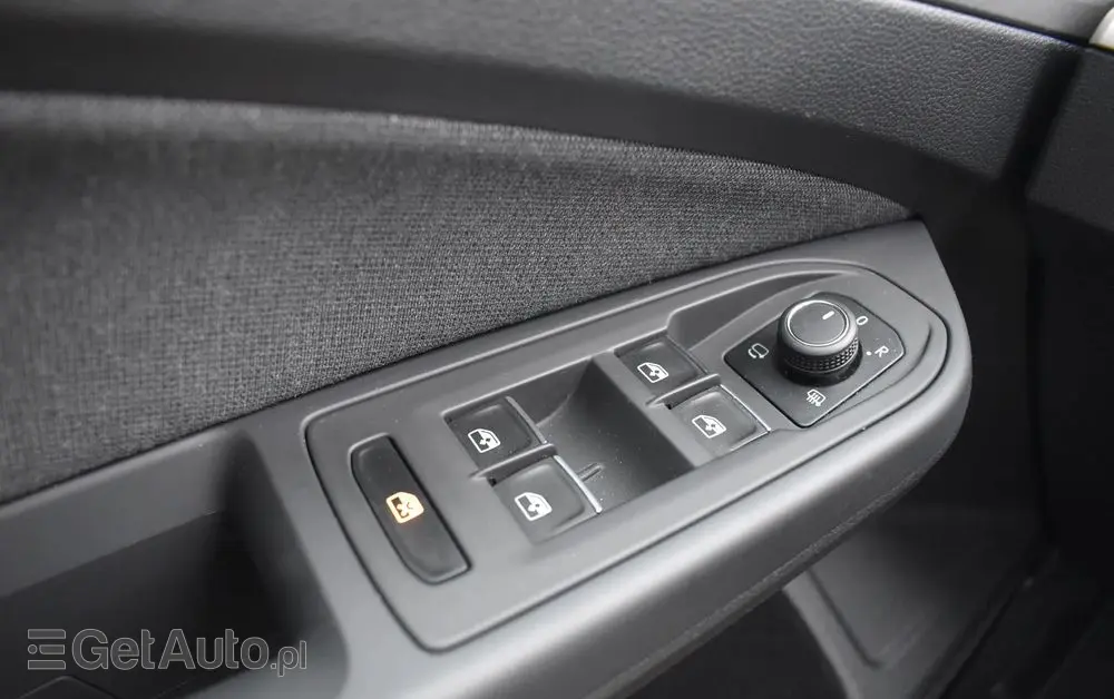 VOLKSWAGEN Golf 1.5 eTSI OPF DSG Life