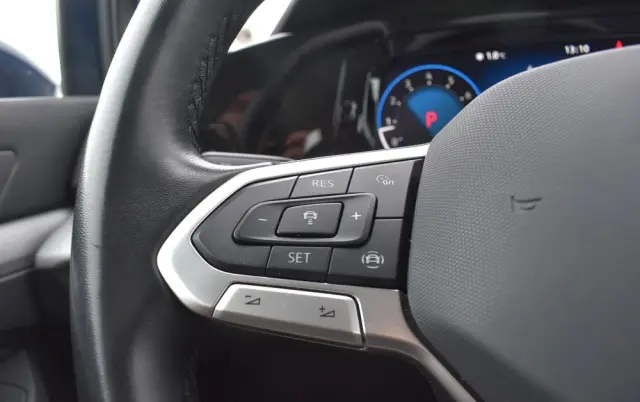 VOLKSWAGEN Golf 1.5 eTSI OPF DSG Life