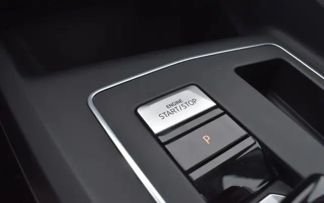 VOLKSWAGEN Golf 1.5 eTSI OPF DSG Life