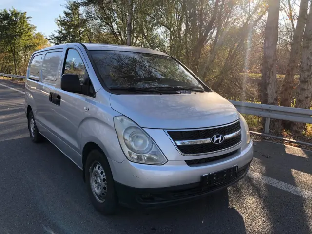 HYUNDAI H1 Classic
