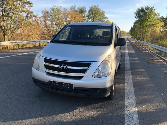 HYUNDAI H1 Classic