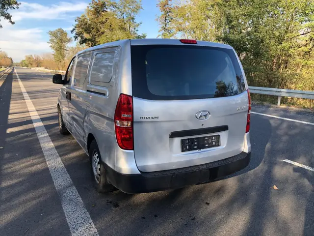 HYUNDAI H1 Classic