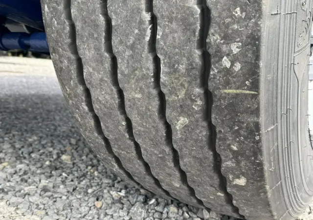 SAMRO Ciężarowa 2-osiowa na poduszkach 