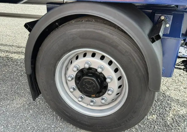 SAMRO Ciężarowa 2-osiowa na poduszkach 