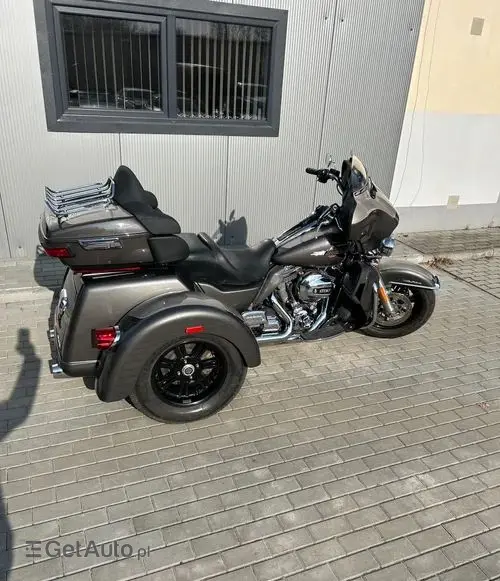 HARLEY-DAVIDSON CVO 