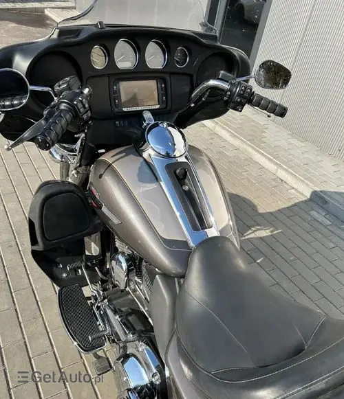 HARLEY-DAVIDSON CVO 