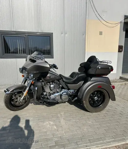 HARLEY-DAVIDSON CVO 