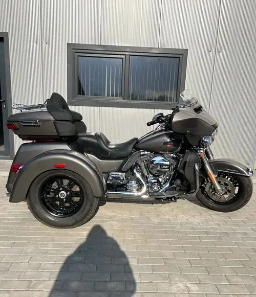 HARLEY-DAVIDSON CVO 