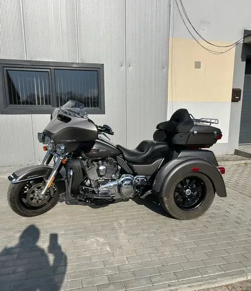 HARLEY-DAVIDSON CVO 