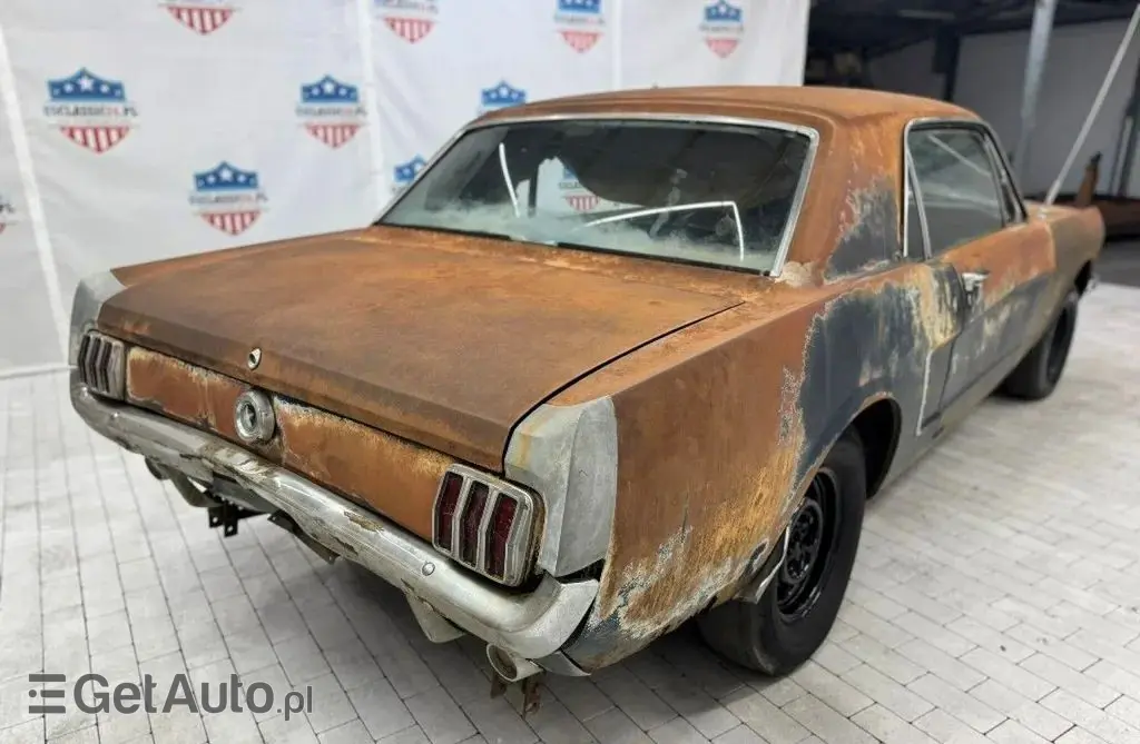 FORD Mustang 