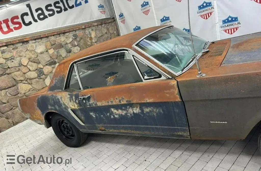 FORD Mustang 