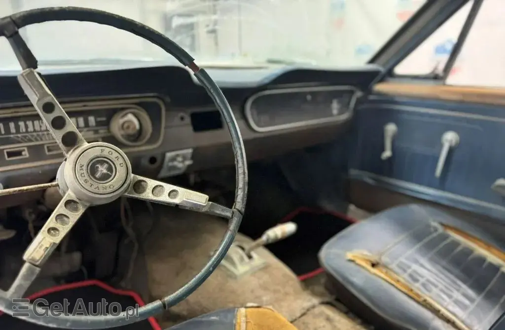 FORD Mustang 