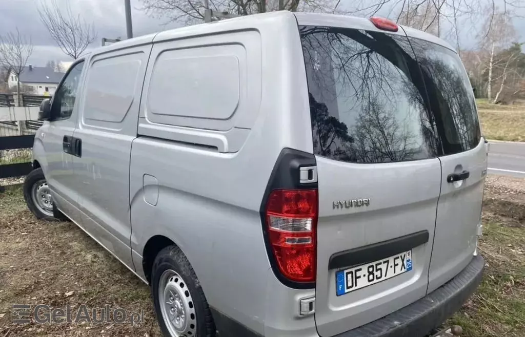 HYUNDAI H1 