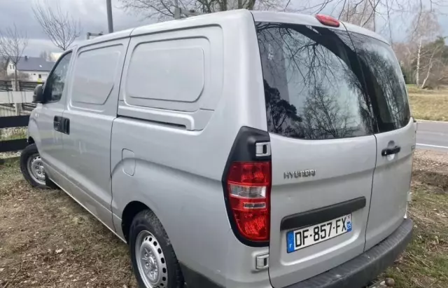 HYUNDAI H1 