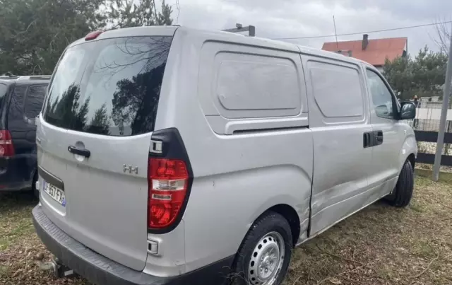 HYUNDAI H1 