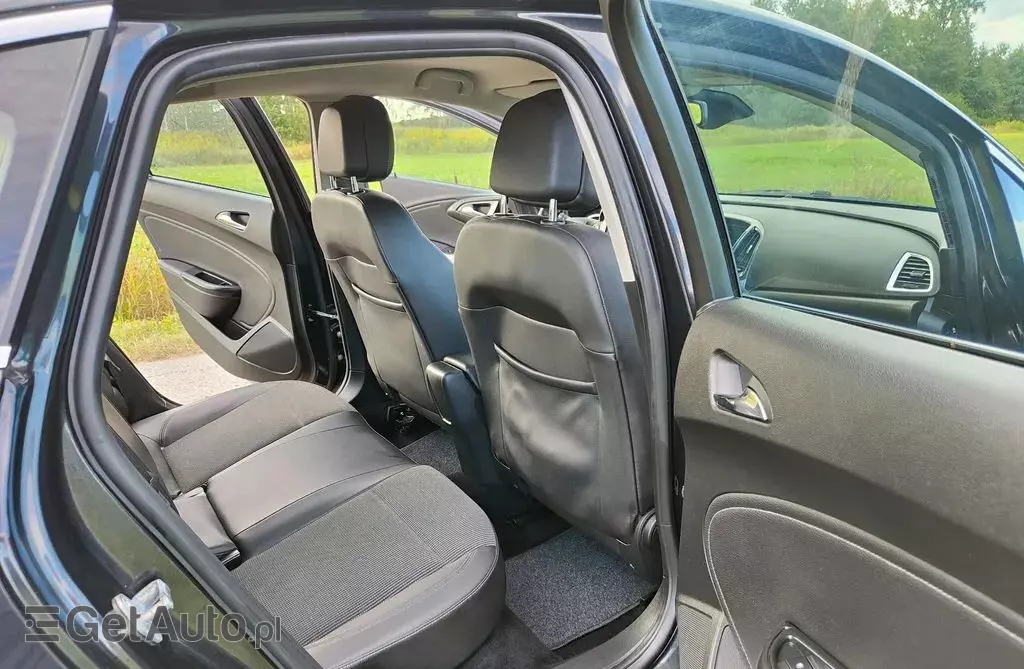 OPEL Astra 1.4 Turbo (140 KM)