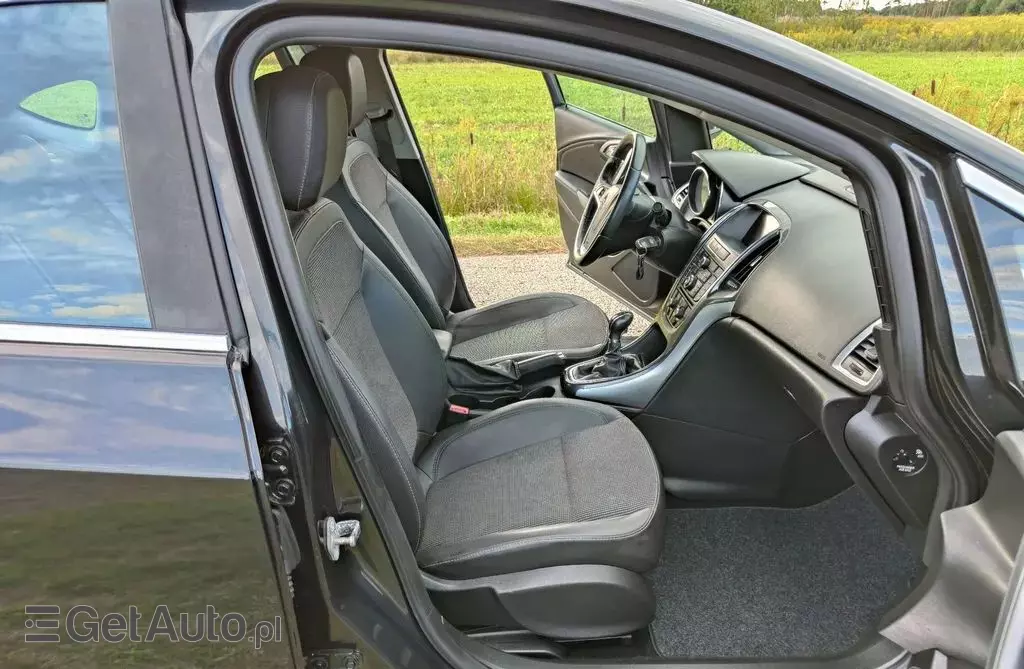 OPEL Astra 1.4 Turbo (140 KM)