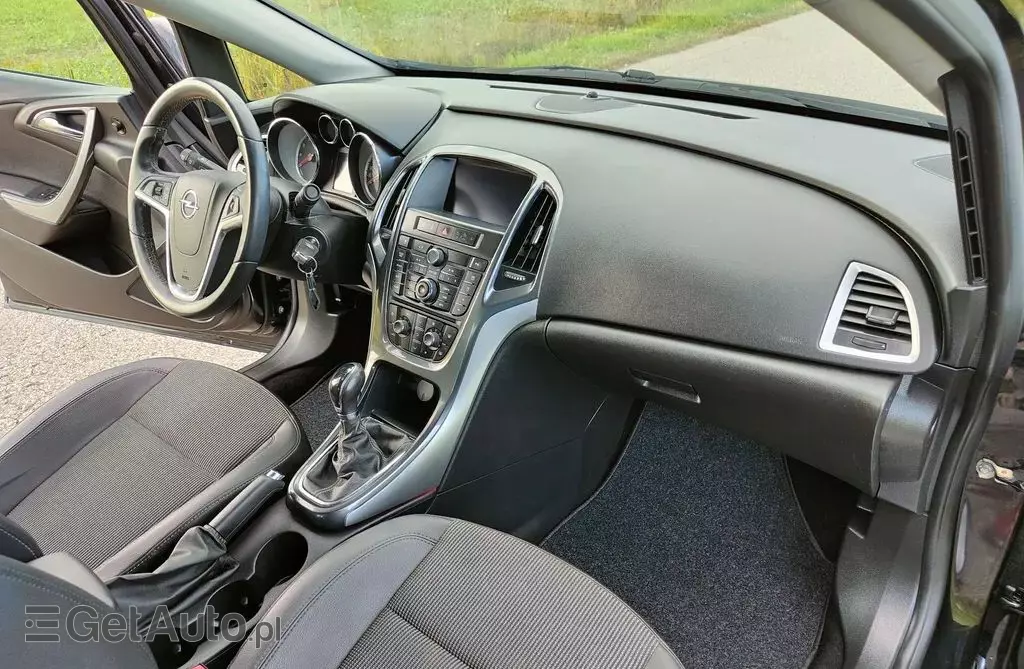 OPEL Astra 1.4 Turbo (140 KM)