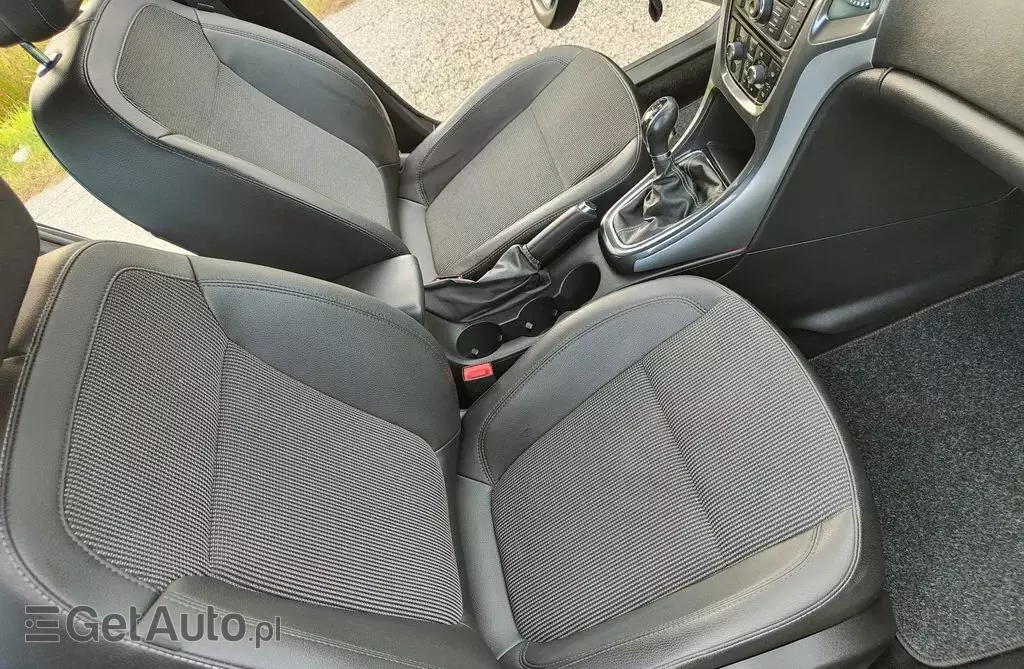 OPEL Astra 1.4 Turbo (140 KM)