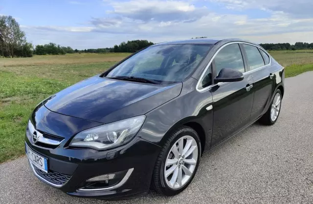 OPEL Astra 1.4 Turbo (140 KM)