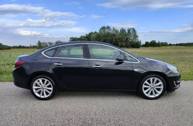 OPEL Astra 1.4 Turbo (140 KM)