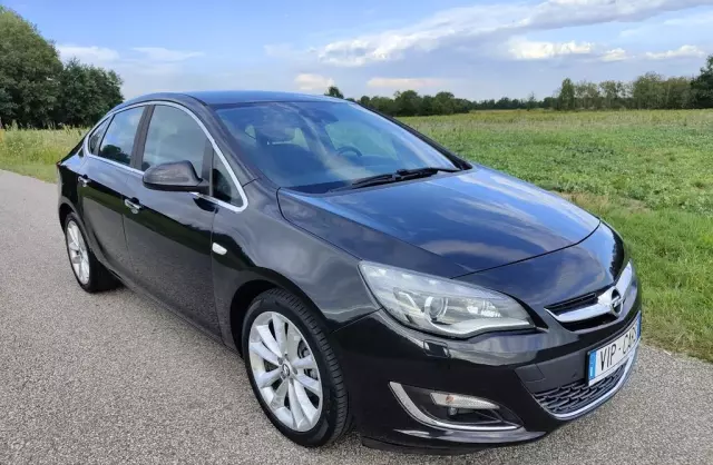 OPEL Astra 1.4 Turbo (140 KM)