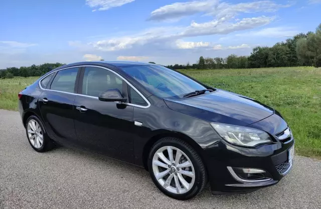 OPEL Astra 1.4 Turbo (140 KM)