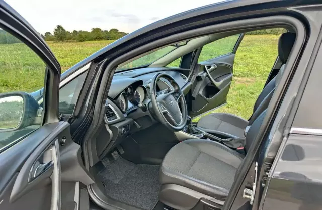 OPEL Astra 1.4 Turbo (140 KM)