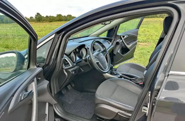 OPEL Astra 1.4 Turbo (140 KM)