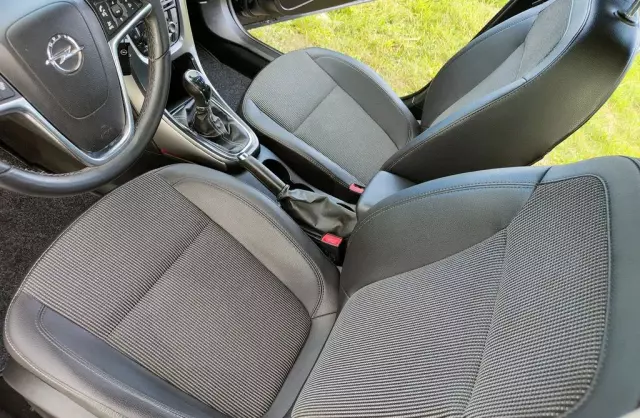 OPEL Astra 1.4 Turbo (140 KM)