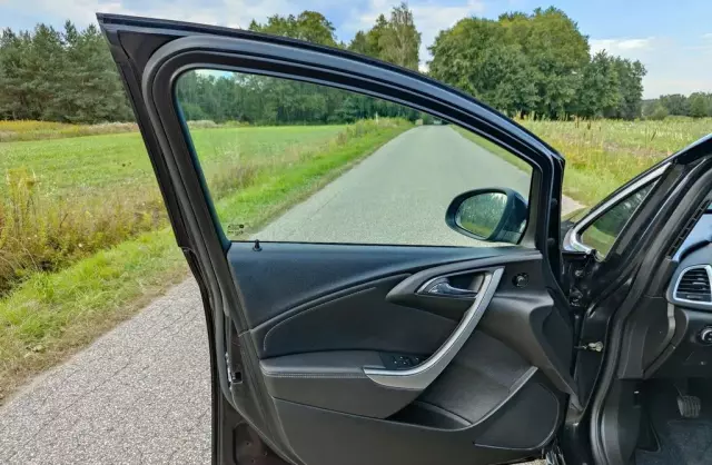 OPEL Astra 1.4 Turbo (140 KM)