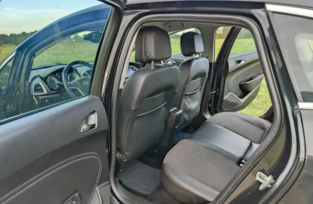 OPEL Astra 1.4 Turbo (140 KM)